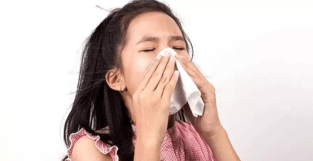 澳门新京棋牌：怎样预防鼻炎的并发症？